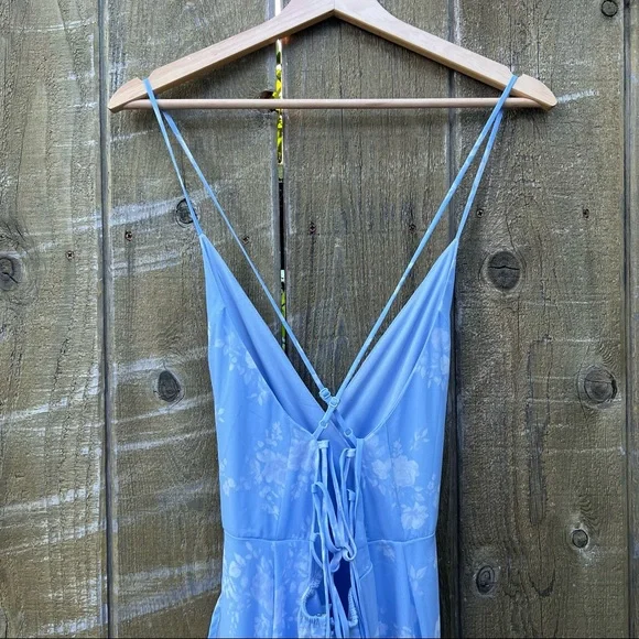 Light Blue Floral Lace-Up Back High-Low Maxi Dress 🌿 - Picture 8 of 12